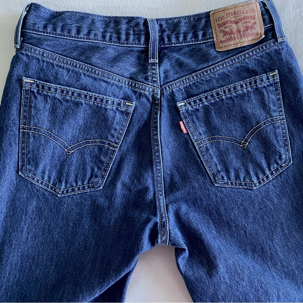 Women's Classic Levi’s Blue Jeans, 90’s Style straight leg, mid-rise